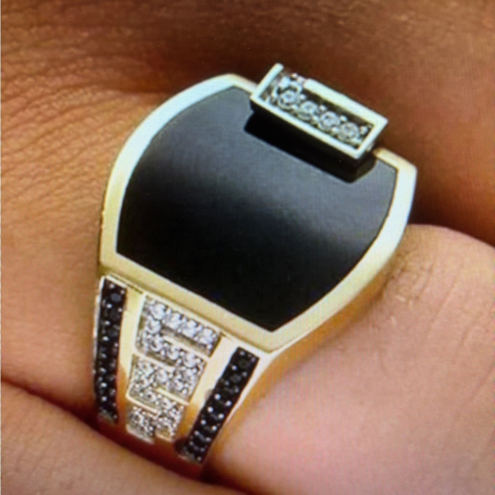 MENS ELEGANT BLACK / GOLD RING